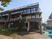 1.13 仅568万!联排别墅两栋已打通合并 带超大花园露台