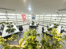西湖区地铁1人专属办公卡位 创富港联合办公 可注册 可办证等