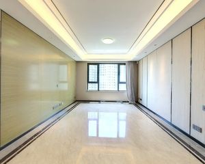 中海京西里电梯房正规3居室带独立客厅出行方便有钥匙