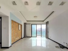 地铁口次新人车分流小区 有车位 后排高区视野佳