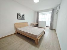 双南两房 中间楼层 一梯两户 漕宝路地铁口200米 钥匙在手