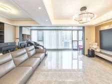 万达吾悦商圈 近 次新 地暖中央空调 诚售可谈拎包可住