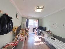 总高4层,1梯2户双南两房,小区中间位置,上绿苑,诚心出售