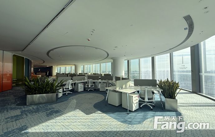 绿地中央广场精装整层甲级写字楼2000方 地铁口物业全新楼宇