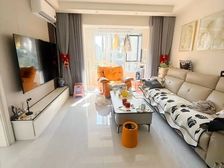 婚房三室带家具家电 拎包入住 刚住半年 急售 价格可谈