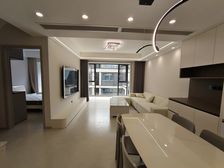 龙光天曜电梯3复4 豪华装修四室 税费各付 上师大对面,