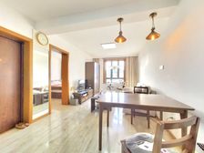 一梯两户,精装修,两房一厅户型,地铁口100米