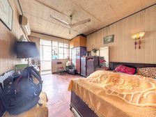 淞虹路次顶楼低总价地铁口小两房