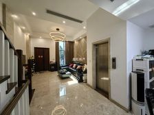 繁荣站地铁口 精装修带电梯 带地下室联排别墅 超值性价比