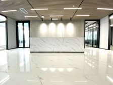 开发商特价直租 智慧广场旁 侨城坊1000平豪装带家私近绿景