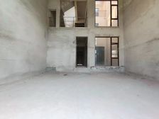 天骄御峰花园南北通透 实用七 平平 毛坯改动比较方便