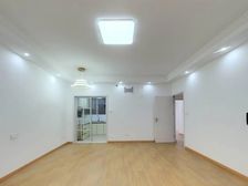 业主急售、一线河景、户型方正大四房、看房方便!