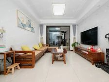 新上!带产权车位!四开间朝南 位置 前后无遮挡 看房预约