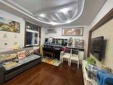 青浦三轨交接处!紧靠繁华商圈地段!固定车位,看房随时,有钥匙