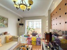 业主诚售 ,五年不出一套的户型 ,三开间朝南, 全天采光好!