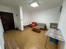 小 公社 楼层115,2室1厅1卫,精装修80