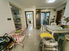 奉城 商品住宅 南北通透 装修好 车位充足 中间楼层采光好