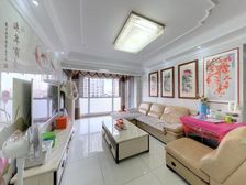 房东诚心出售,此房满了两年,小区中间楼栋没有出租过