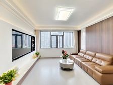 型格广场 3室2厅 南 北