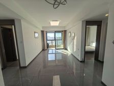 楼层 飞机户型 南北通透 居住舒适 开发商装修 随时看房