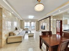 :满两年,看房方便,价格可以谈.....