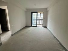 临港蓝湾诚园 3室2厅2卫 毛坯 138万元