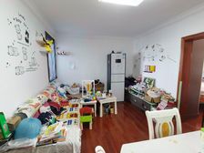 育秀四区(育秀东区1002-1042号) 中间好楼层 近医院