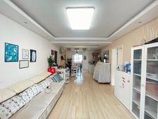 199 各付税费,(业主婚房装修30 )可以拎包入住,有车棚