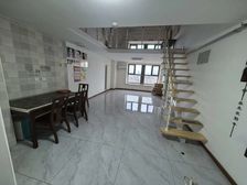 红郡大厦 南向复式公寓 精装修 自住办公都适合 带实验书包