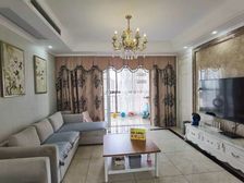 急急急 业主诚心诚意 凤凰楼层带车位 自住豪华装修宝龙地铁口