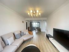 电梯13楼(210 各付税费)业主婚房装修两年,带车位的房子