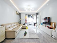 豪华装修 地铁口 三室双卫 有书包国际城