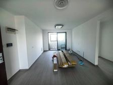 景观楼层,前后打靶都不影响,夏天不用开空调,精装修一天没住。