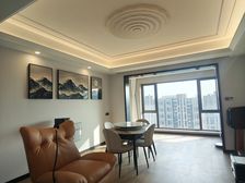 金湾名悦雅苑 南向精装四房 满二顶层户型