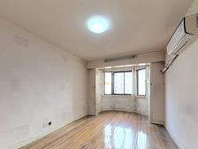 电梯房,繁华地段交通方便,生活配套齐全烟火气息浓郁