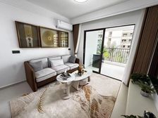 韵动里 精装现房带泳池 南北通透 大阳台 门口公交车菜市场