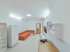 2号线地铁稀有底楼带院子,华夏西校学校,看房有钥匙。