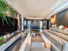 业主精装洋房,带屋顶花园露台,看房议价,业主急售!!