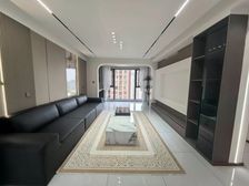 高铁旁 婚房装修 一次没住 可做4室 诚心出售 看房方便