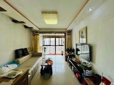 做了4房啊 真正的顶楼复式哇 还送大露台 小区中心位置