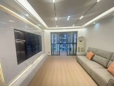 全南户型双阳台,精装修,拎包入住,诚意出售,有车位