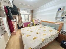 1楼带30平院子 全明户型南北通透 出门方塔公园 近云间广场