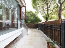 地铁口!!环绕式花园60平,急需资金周转!靠河景观房,新装修