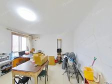 出门3,星城地铁站,108平三居,低楼层,随时看