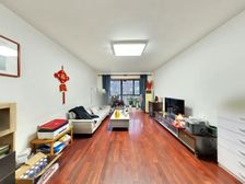 蓝水园 三室两卫 带电梯 精装修 私产满5年 诚意出售