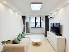 精装修朝南双阳台,三房改两房两厅设计,干了这么多年了也是少见