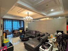 带三个大露台,2011年小区,带车位,绿化率高,价格好谈。