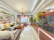 开发区 米兰世纪花园 1楼1楼 精装三室两卫带40平院随时看