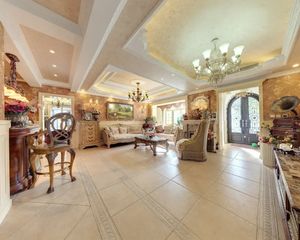 独栋社区 独立院落 房屋改造性好 格局方正 出行方便