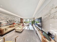 拥金0.5% 金地平山印 4层到顶一楼带院 南北向精装修